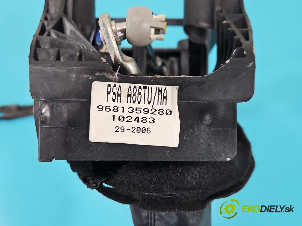 Citroen C2 1.1 8v 60 HP manual 44 kW 1124 cm3 3- Páka: Změny: stupeň,rýchlosť 9681359280 (Rýchlostná páka (kulisa))