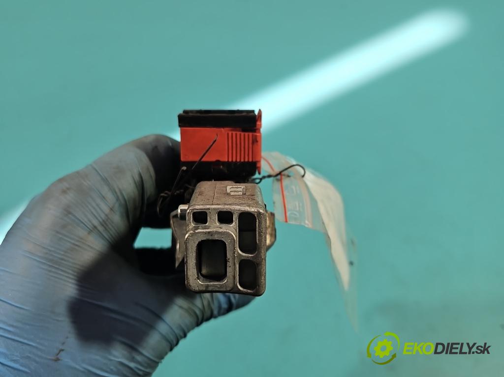 Renault Kangoo II 2008- 1.5 dci 68 HP manual 50 kW 1461 cm3 5- Spínačka (Spínacia skrinka)