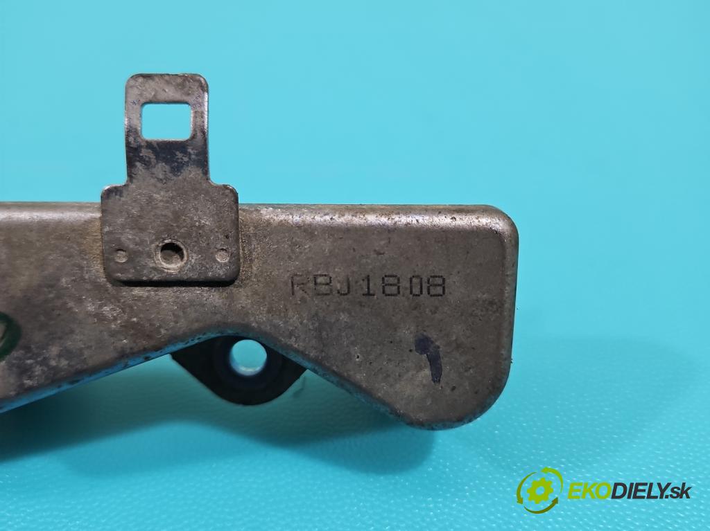 Honda Jazz III 2008-2014 1.3 16V 88 HP automatic 65 kW 1339 cm3 5- lišta vstrekovacia  (Vstrekovacia lišta)