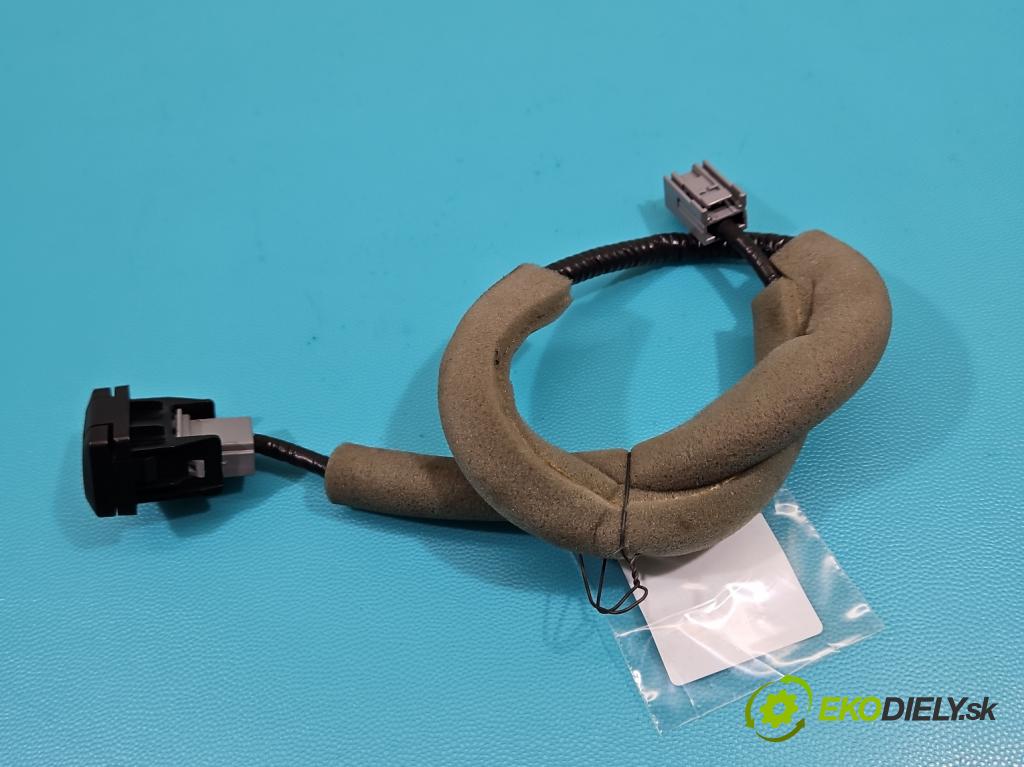 Honda Jazz III 2008-2014 1.3 16V 88 hp automatic 65 kW 1339 cm3 5- zásuvka USB