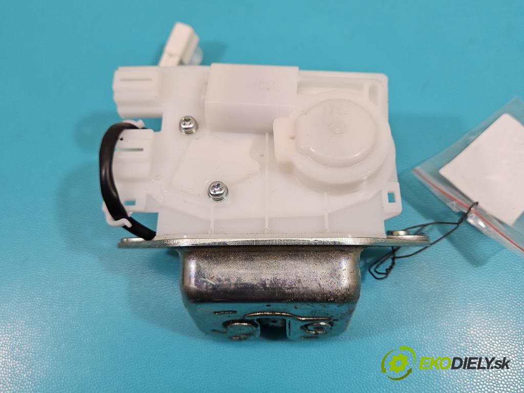 Honda Jazz III 2008-2014 1.3 16V 88 hp automatic 65 kW 1339 cm3 5- zámek kufrových dveří zadní