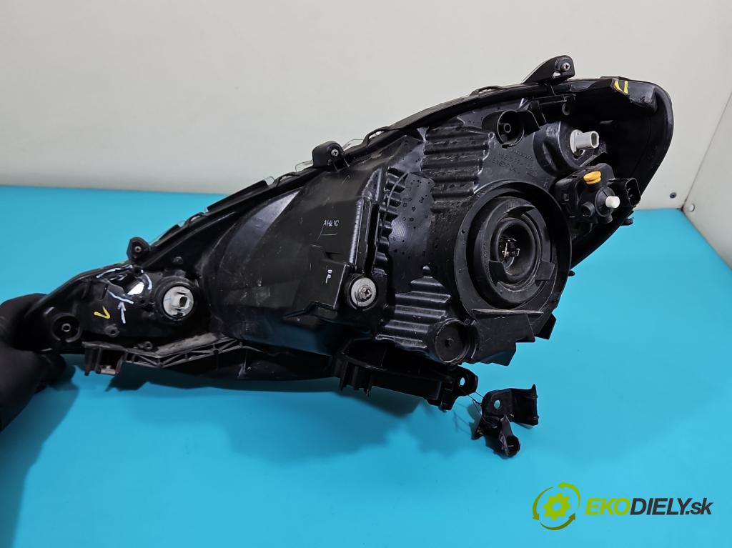 Honda Jazz III 2008-2014 1.3 16V 88 HP automatic 65 kW 1339 cm3 5- Reflektor: pravý  (Svetlo predné pravé)