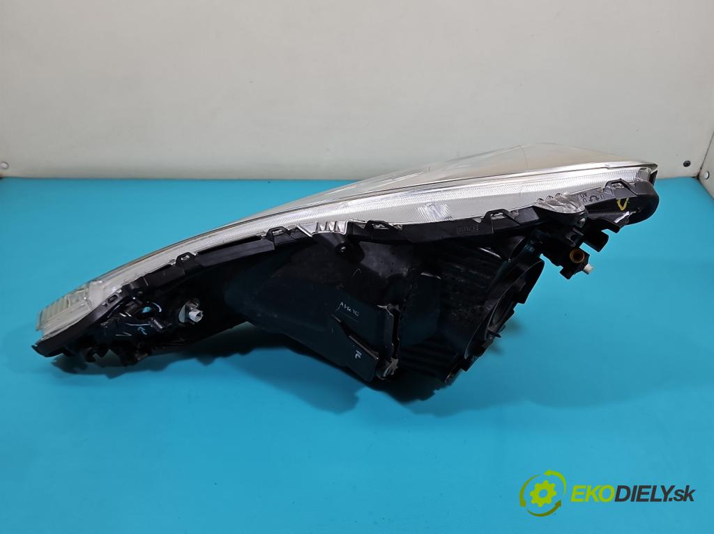 Honda Jazz III 2008-2014 1.3 16V 88 HP automatic 65 kW 1339 cm3 5- Reflektor: pravý  (Svetlo predné pravé)