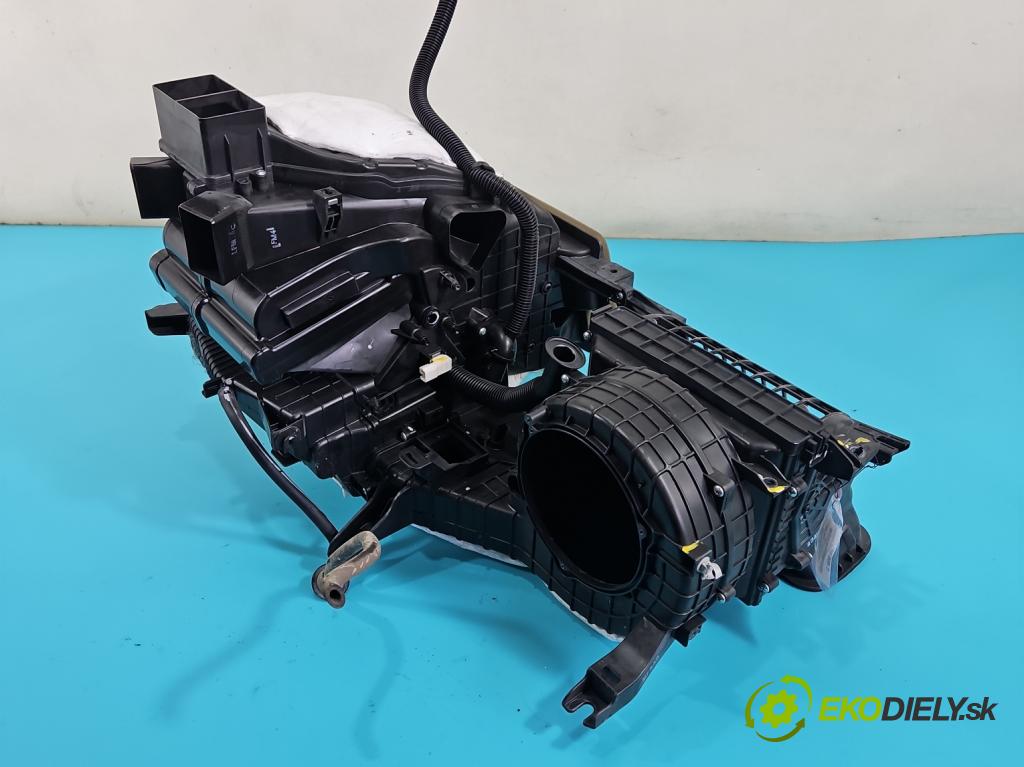 Hyundai Tucson III 2015-2020 1.7 crdi 141 hp automatic 104 kW 1685 cm3 5- radiátor 97100-D7050 (Radiátory topení)