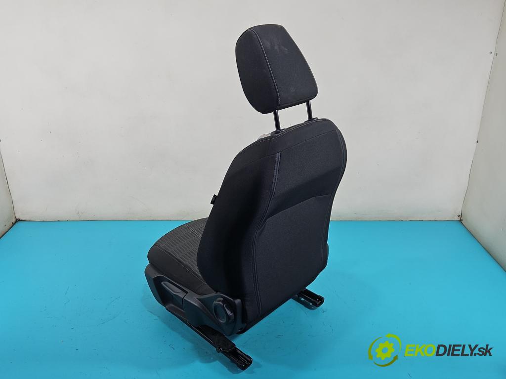 Opel Corsa F 2019- 1.2 12V 75 HP manual 55 kW 1199 cm3 5- Sedačka ľavý  (Sedadlo)