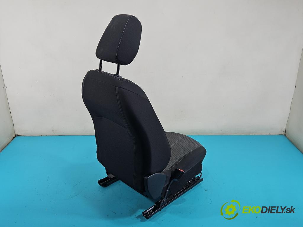 Opel Corsa F 2019- 1.2 12V 75 HP manual 55 kW 1199 cm3 5- Sedačka ľavý  (Sedadlo)
