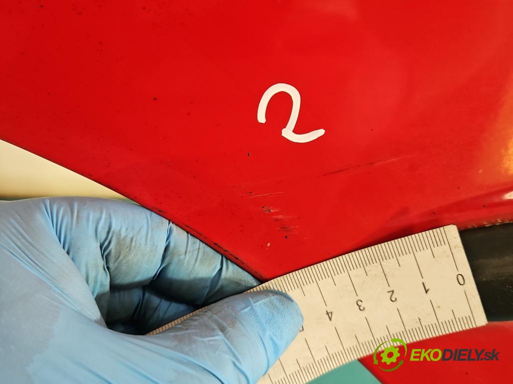 Toyota Corolla E11 1997-2002 1.4 vvti 97KM manual 71 kW 1398 cm3 3- blatnik přední levý  (Levý přední blatník)