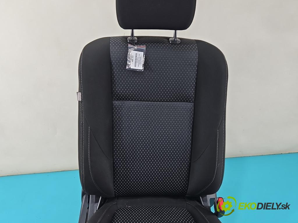 Mitsubishi Outlander III 2012-2022 2.0 16V 150 HP manual 110 kW 1998 cm3 5- Sedačka pravý  (Sedadlo)