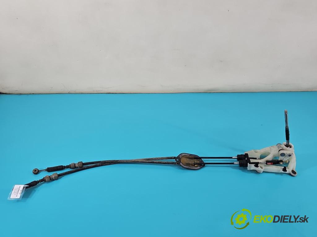 Toyota Rav4 III 2005-2012 2.0 vvti 152KM manual 112 kW 1998 cm3 5- Páka: Změny: stupeň,rýchlosť  (Rýchlostná páka (kulisa))