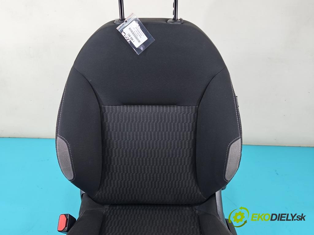 Peugeot 208 I 2012-2019 1.2 Pure Tech: 82 HP manual 60 kW 1199 cm3 5- Sedačka ľavý  (Sedadlo)