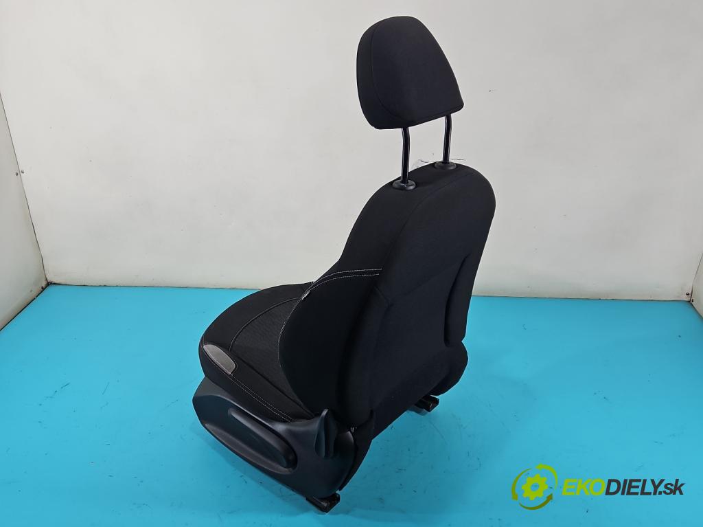 Peugeot 208 I 2012-2019 1.2 Pure Tech: 82 HP manual 60 kW 1199 cm3 5- Sedačka ľavý  (Sedadlo)