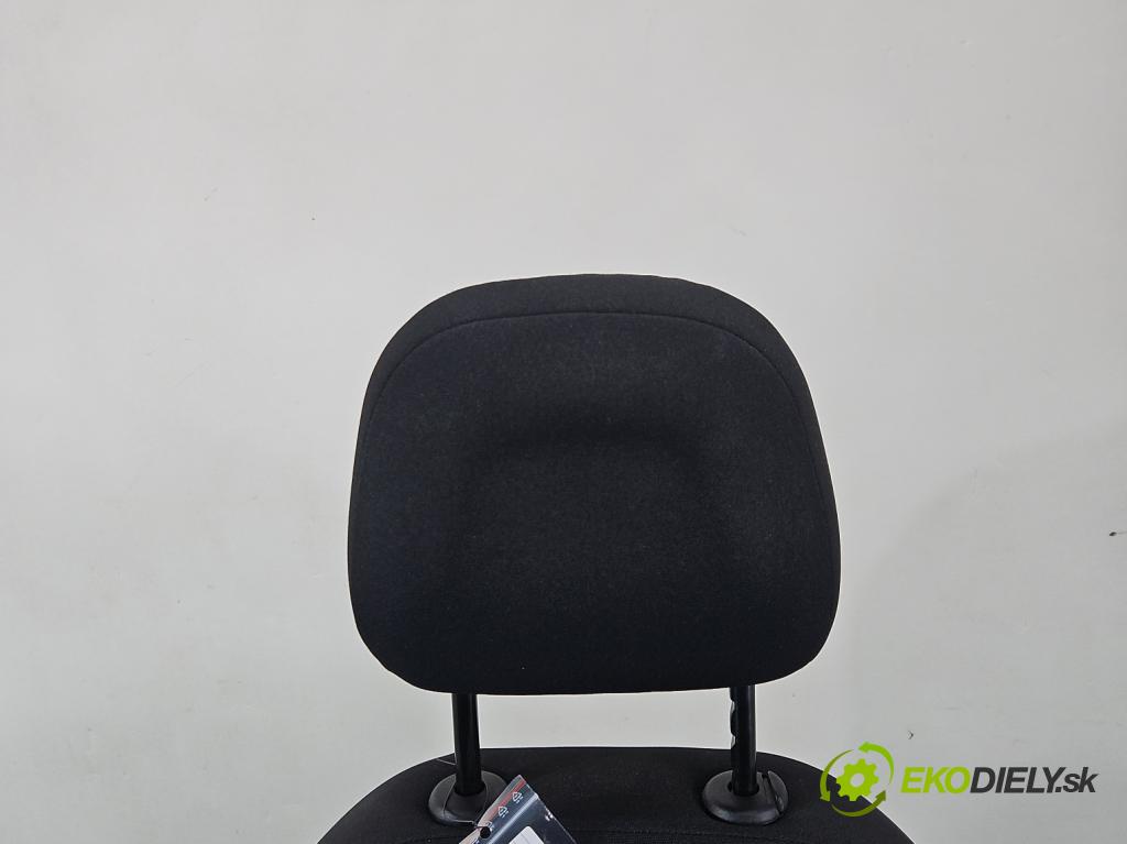 Peugeot 208 I 2012-2019 1.2 Pure Tech: 82 HP manual 60 kW 1199 cm3 5- Sedačka ľavý  (Sedadlo)