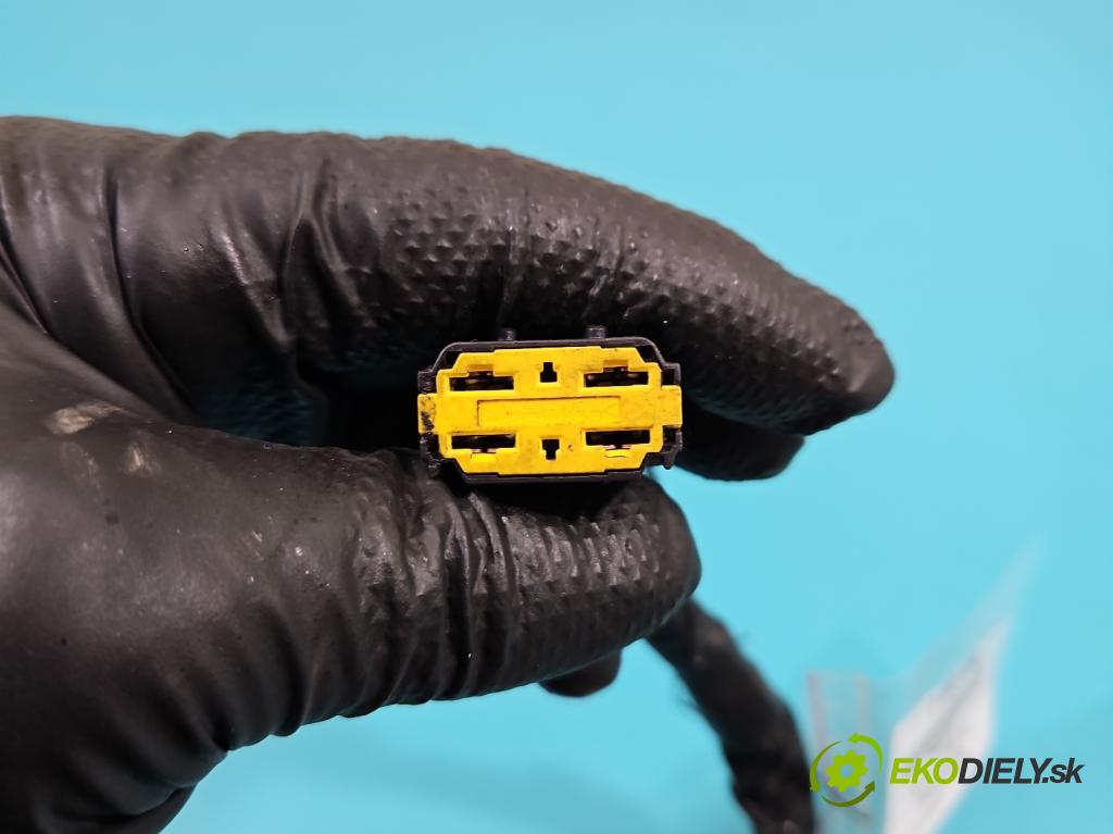 Renault Clio II 1998-2012 1.4 16V 98 HP manual 72 kW 1390 cm3 3- Spínačka (Spínacia skrinka)