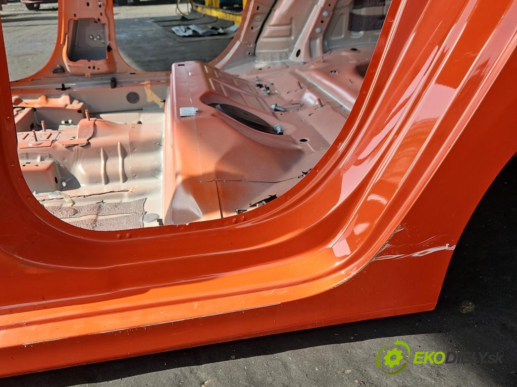 Opel Corsa F 2019- 1.2 12V 75 hp manual 55 kW 1199 cm3 5- práh levý  (Karoserie ostatní)