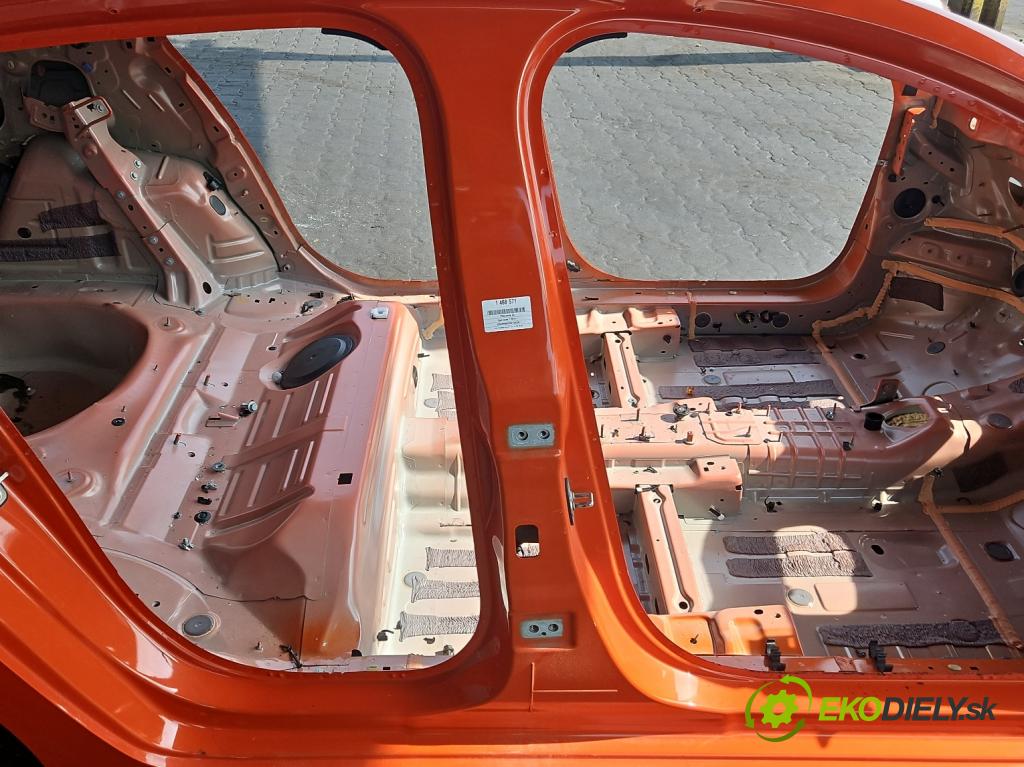 Opel Corsa F 2019- 1.2 12V 75 HP manual 55 kW 1199 cm3 5- Práh: pravý  (Karoséria ostatné)