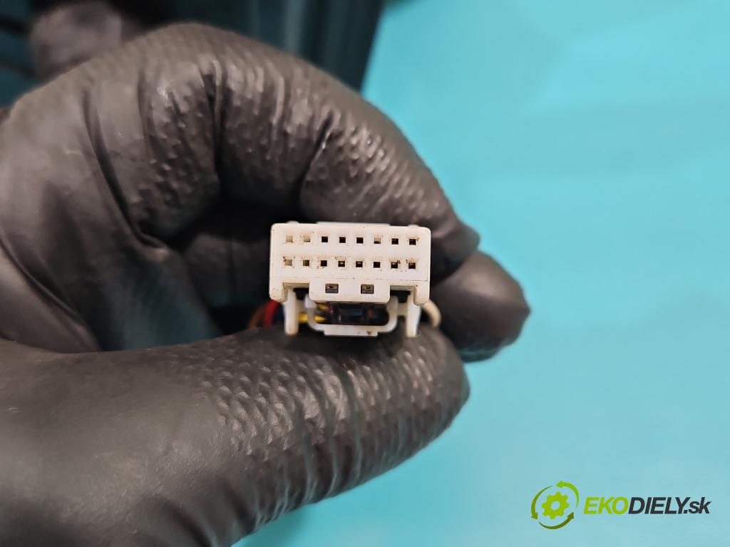 Mitsubishi Outlander III 2012-2022 2.0 16V 150 HP manual 110 kW 1998 cm3 5- zrkadlo pravé  (Kľučka dverí ostatné)