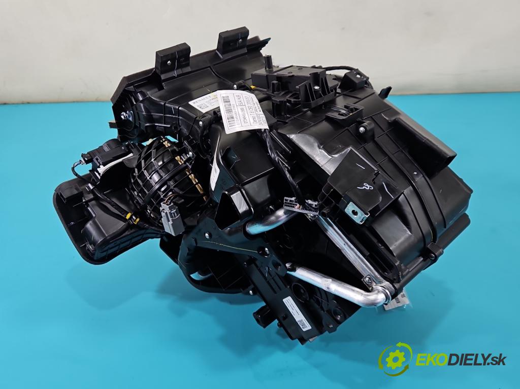 Renault Clio V 2019- 1.3 Tce 131 hp automatic 96 kW 1332 cm3 5- radiátor 272704883R (Radiátory topení)