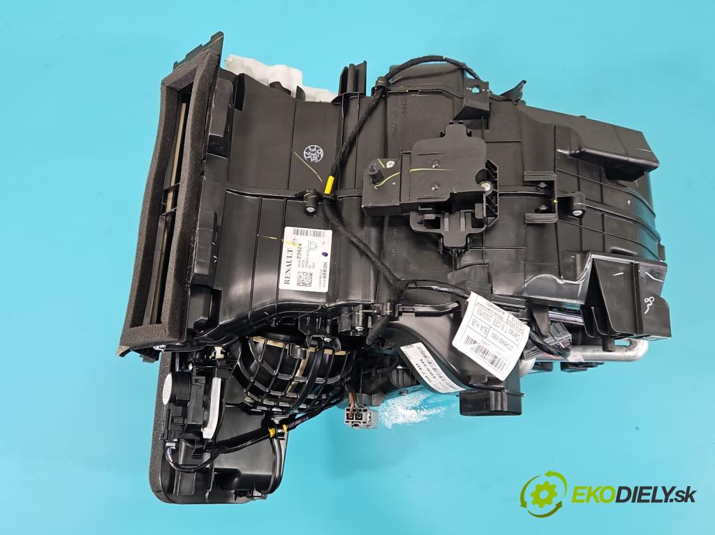 Renault Clio V 2019- 1.3 Tce 131 hp automatic 96 kW 1332 cm3 5- radiátor 272704883R (Radiátory topení)