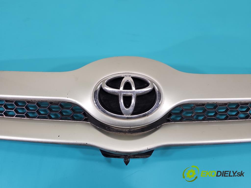 Toyota Corolla Verso II 2004-2009 2.0 D4D 116 hp manual 85 kW 1995 cm3 5- mřížka 53111-0F020