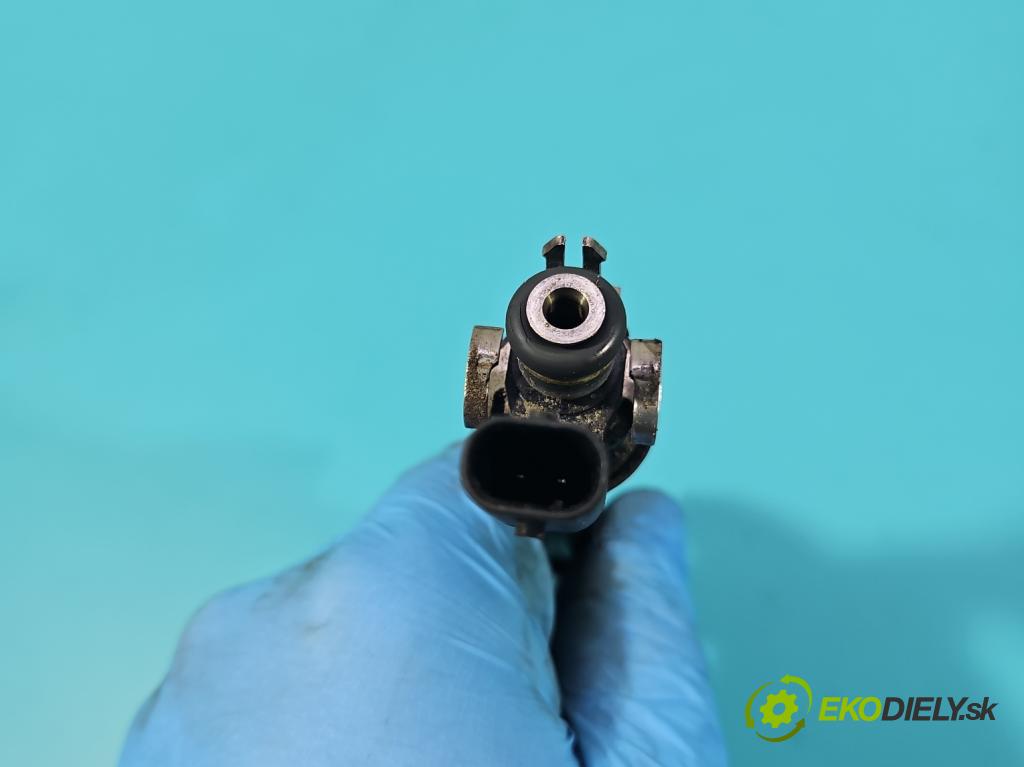 Renault Clio V 2019- 1.3 Tce 131 HP automatic 96 kW 1332 cm3 5- vstrek A2820701000 (Vstrekovač paliva)