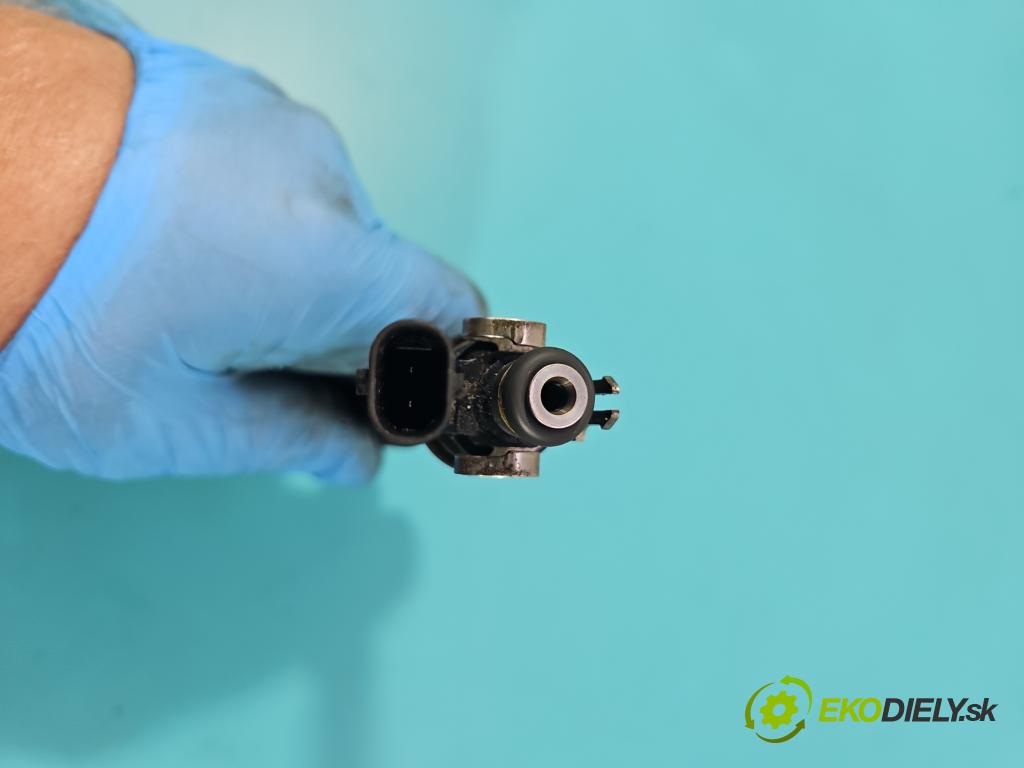 Renault Clio V 2019- 1.3 Tce 131 HP automatic 96 kW 1332 cm3 5- vstrek A2820701000 (Vstrekovač paliva)