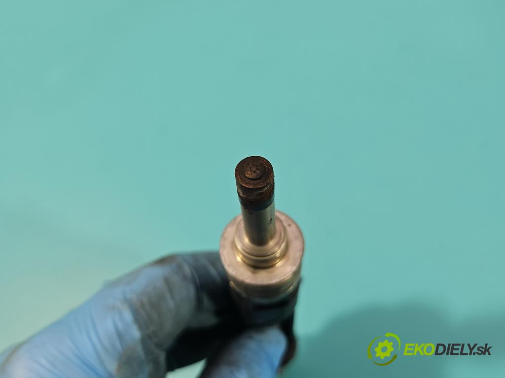 Renault Clio V 2019- 1.3 Tce 131 HP automatic 96 kW 1332 cm3 5- vstrek A2820701000 (Vstrekovač paliva)