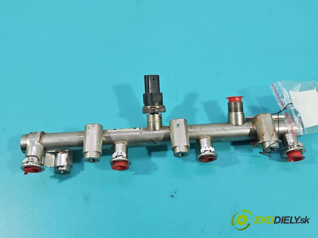 Renault Clio V 2019- 1.3 Tce 131 HP automatic 96 kW 1332 cm3 5- lišta vstrekovacia A2820701100 (Vstrekovacia lišta)