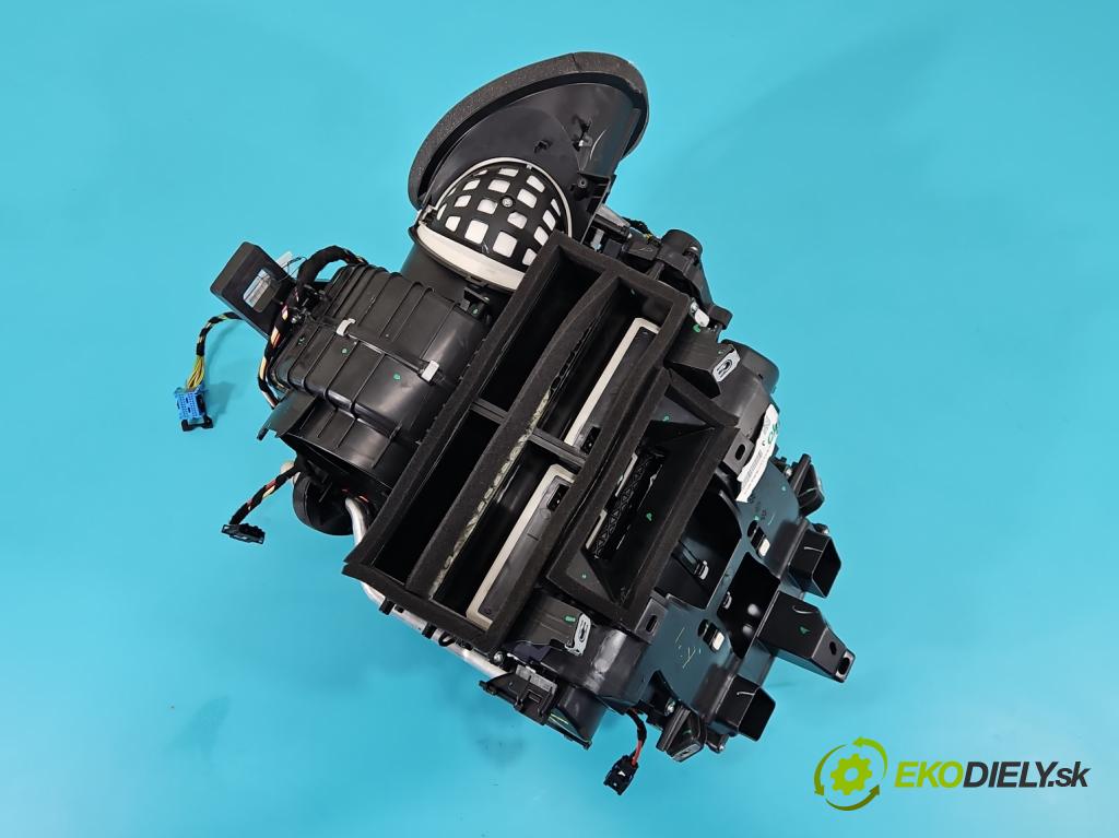 Opel Corsa F 2019- 1.2 12V 75 hp manual 55 kW 1199 cm3 5- radiátor 9830697180 (Radiátory topení)