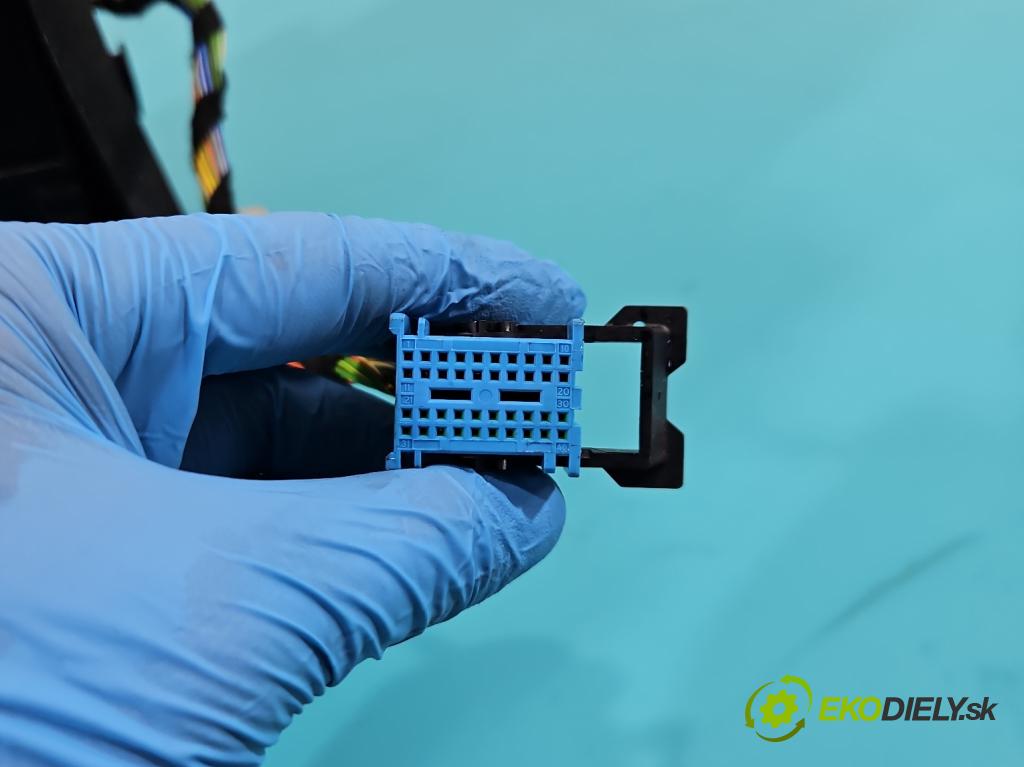 Opel Corsa F 2019- 1.2 12V 75 hp manual 55 kW 1199 cm3 5- radiátor 9830697180 (Radiátory topení)