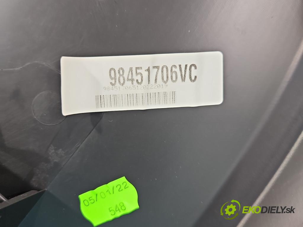 Opel Corsa F 2019- 1.2 12V 75 HP manual 55 kW 1199 cm3 5- Čalounictví: dvere predné ľavé