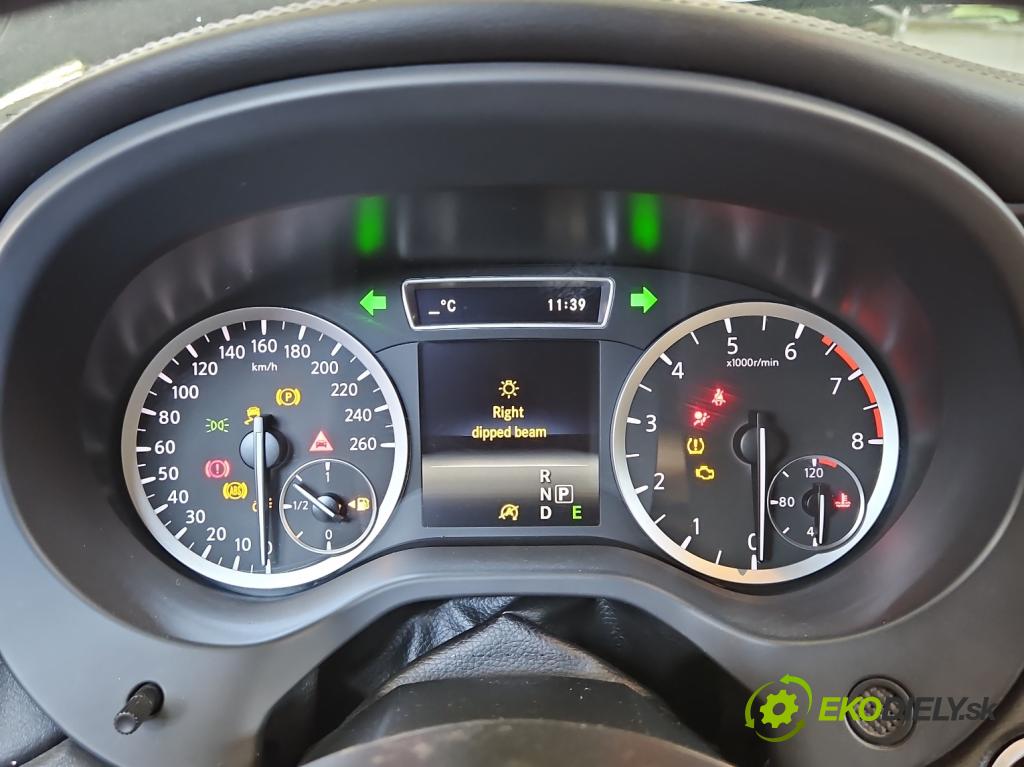 Infiniti Q30 2015-2019 1.6 T 156 HP automatic 115 kW 1595 cm3 5- prístrojovka/ budíky A0919006601 (Prístrojová doska)