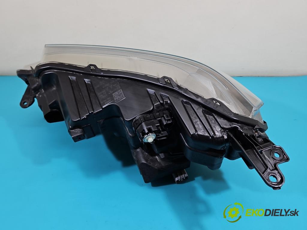 Suzuki Vitara II 2015- 1.4 T 129 HP automatic 95 kW 1373 cm3 5- Reflektor: pravý 100-7R016 (Svetlo predné pravé)