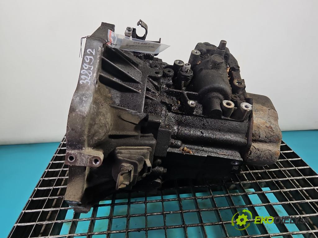 Toyota Corolla E11 1997-2002 1.4 vvti 97KM manual 71 kW 1398 cm3 3- prevodovka stupeň,rýchlosť manual C60 1