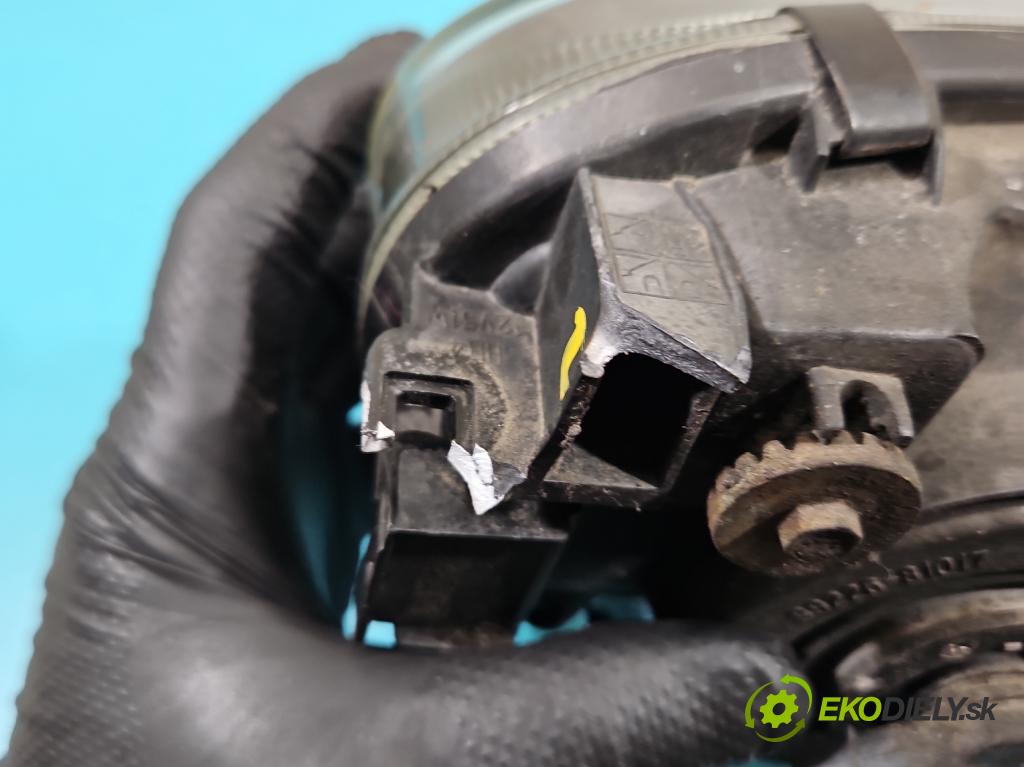 Toyota Corolla E11 1997-2002 1.4 vvti 97KM manual 71 kW 1398 cm3 3- Reflektor: ľavý 100-77126 (Kľučka dverí ostatné)