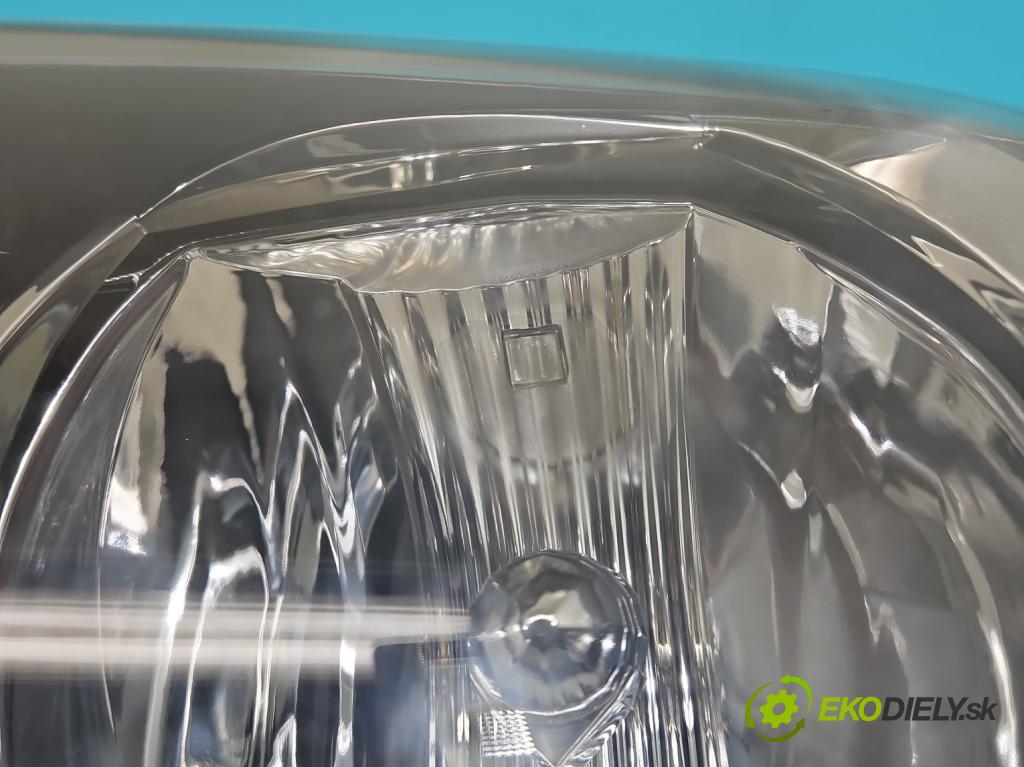 Toyota Corolla E11 1997-2002 1.4 vvti 97KM manual 71 kW 1398 cm3 3- Reflektor: ľavý 100-77126 (Kľučka dverí ostatné)