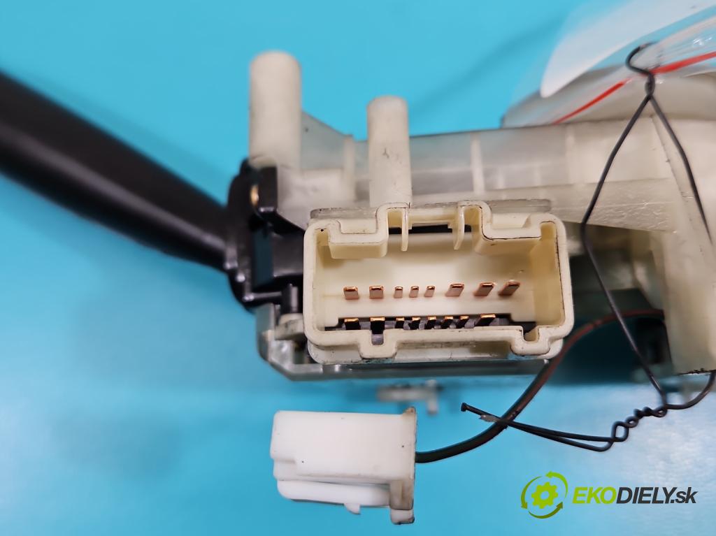 Toyota Corolla E11 1997-2002 1.4 vvti 97KM manual 71 kW 1398 cm3 3- prepínač komplex: 84310-1E680 (Prepínacie páčky pod volantom)