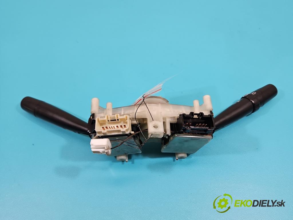 Toyota Corolla E11 1997-2002 1.4 vvti 97KM manual 71 kW 1398 cm3 3- prepínač komplex: 84310-1E680 (Prepínacie páčky pod volantom)