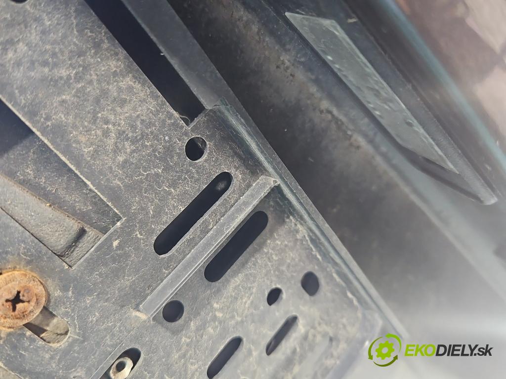 Peugeot 208 I 2012-2019 1.2 Pure Tech 82 hp manual 60 kW 1199 cm3 5- zadní kufrové dveře  (Zadní kapota (kufr))