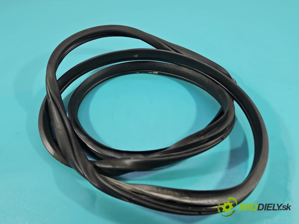 Hyundai Tucson III 2015-2020 1.7 crdi 141 HP automatic 104 kW 1685 cm3 5- Těsnění: dvere zadné ľavé  (Karoséria ostatné)