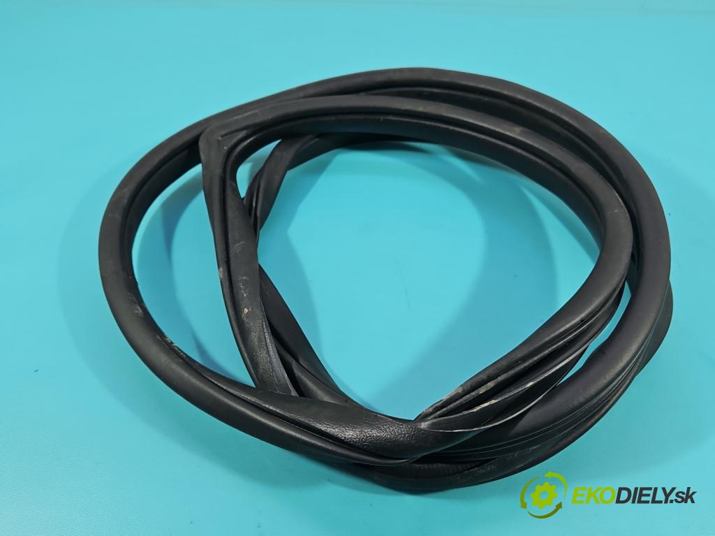 Hyundai Tucson III 2015-2020 1.7 crdi 141 hp automatic 104 kW 1685 cm3 5- Těsnění: dveře zadní pravé  (Ostatní)