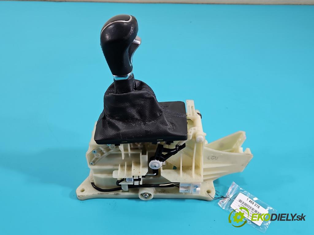 Hyundai Tucson III 2015-2020 1.7 crdi 141 HP automatic 104 kW 1685 cm3 5- Páka: Změny: stupeň,rýchlosť  (Rýchlostná páka (kulisa))