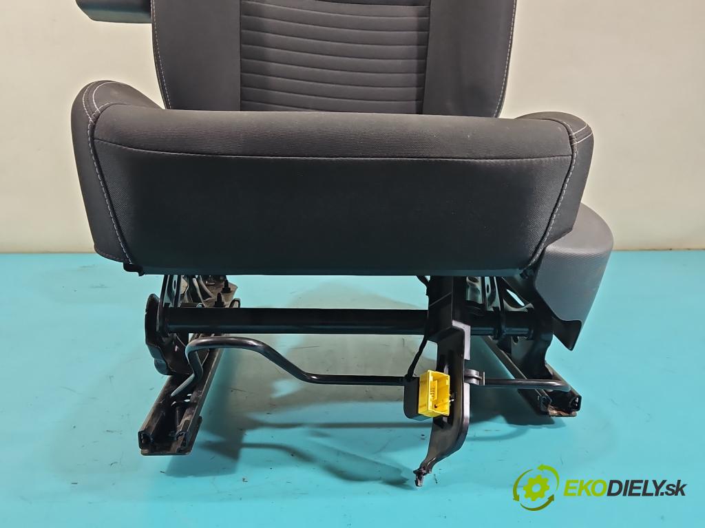 Renault Clio IV 2012-2020 1,2.0 16V 73 HP manual 54 kW 1149 cm3 5- Sedačka ľavý  (Sedadlo)