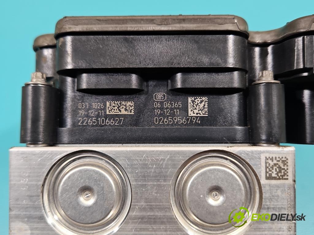 Renault Clio V 2019- 1.3 Tce 131 HP automatic 96 kW 1332 cm3 5- čerpadlo abs 476601411R (Pumpa ABS)