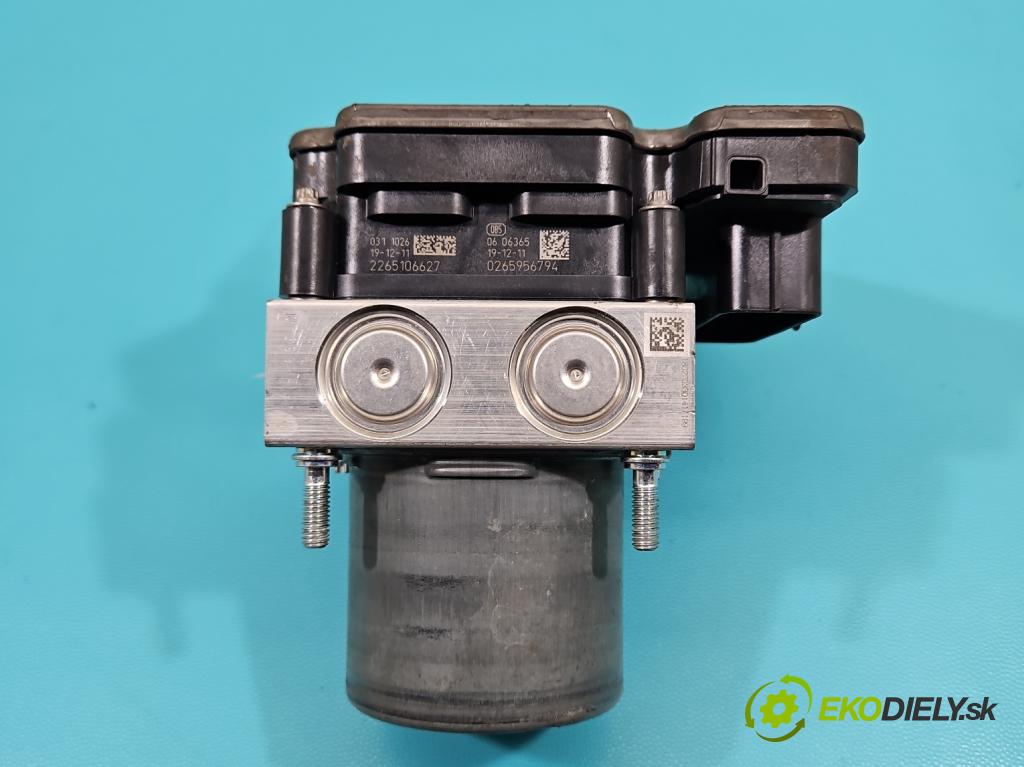 Renault Clio V 2019- 1.3 Tce 131 HP automatic 96 kW 1332 cm3 5- čerpadlo abs 476601411R (Pumpa ABS)