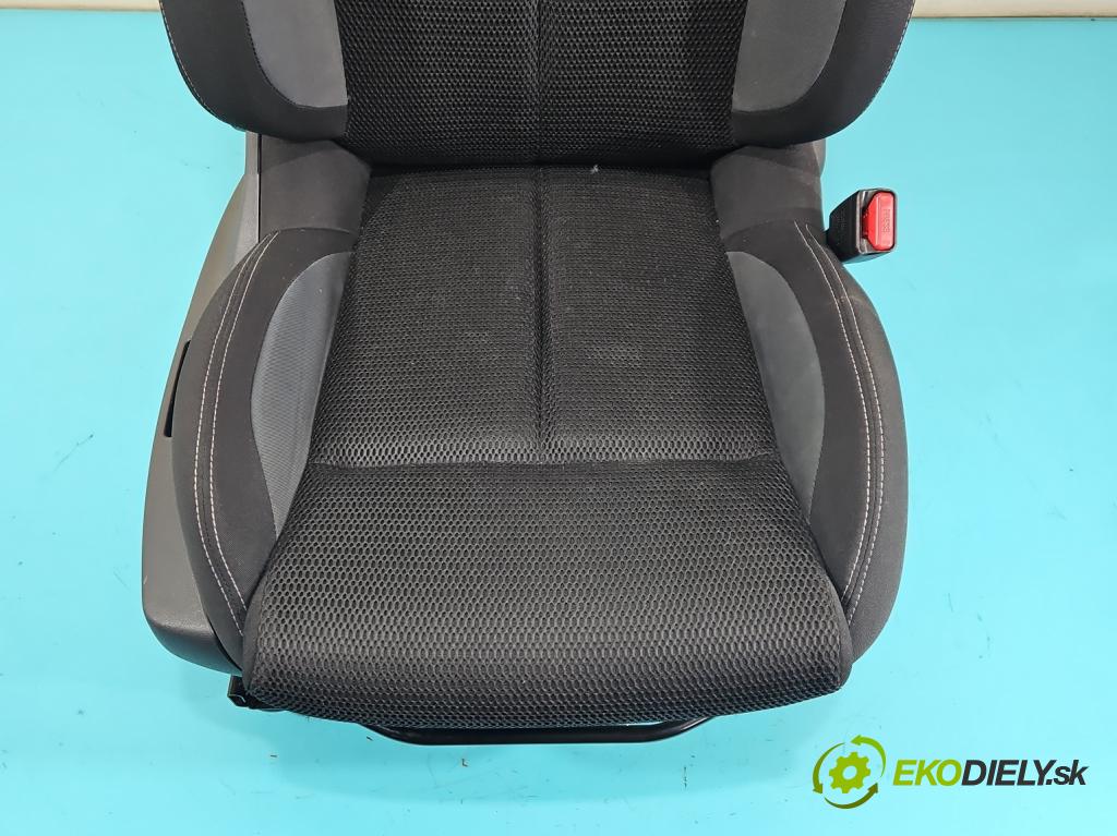 Citroen C4 II 2010-2017 1.6 hdi 120 HP automatic 88 kW 1560 cm3 5- Sedačka pravý  (Sedadlo)