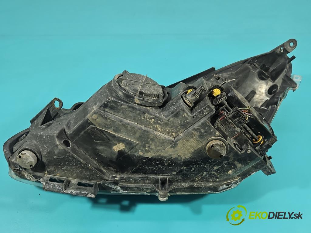 Opel Corsa D 2006-2014 1.4 16V 90 HP manual 66 kW 1364 cm3 3- Reflektor: pravý 13186386 (Svetlo predné pravé)