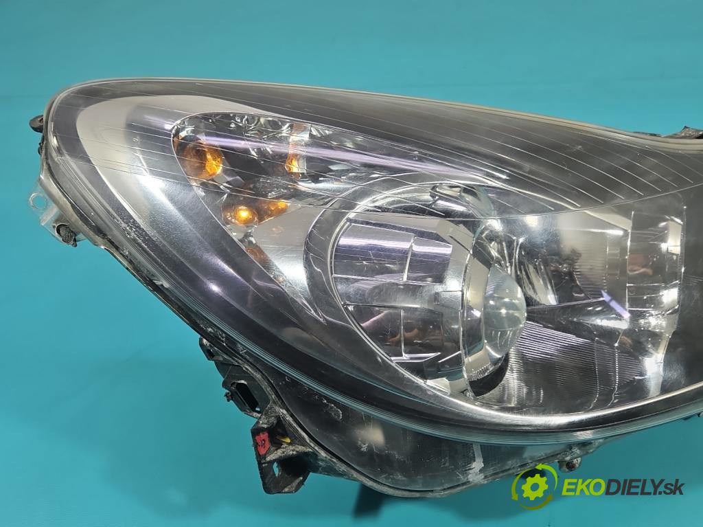 Opel Corsa D 2006-2014 1.4 16V 90 HP manual 66 kW 1364 cm3 3- Reflektor: pravý 13186386 (Svetlo predné pravé)