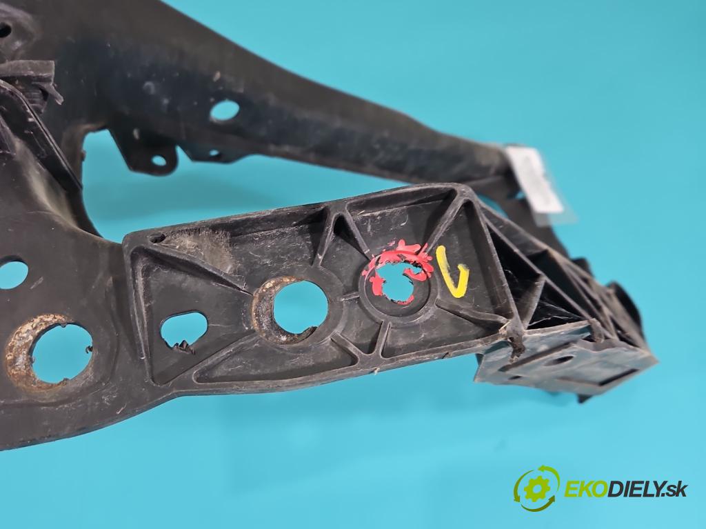 Opel Corsa D 2006-2014 1.4 16V 90 hp manual 66 kW 1364 cm3 3- stěna přední  (Výztuhy přední)