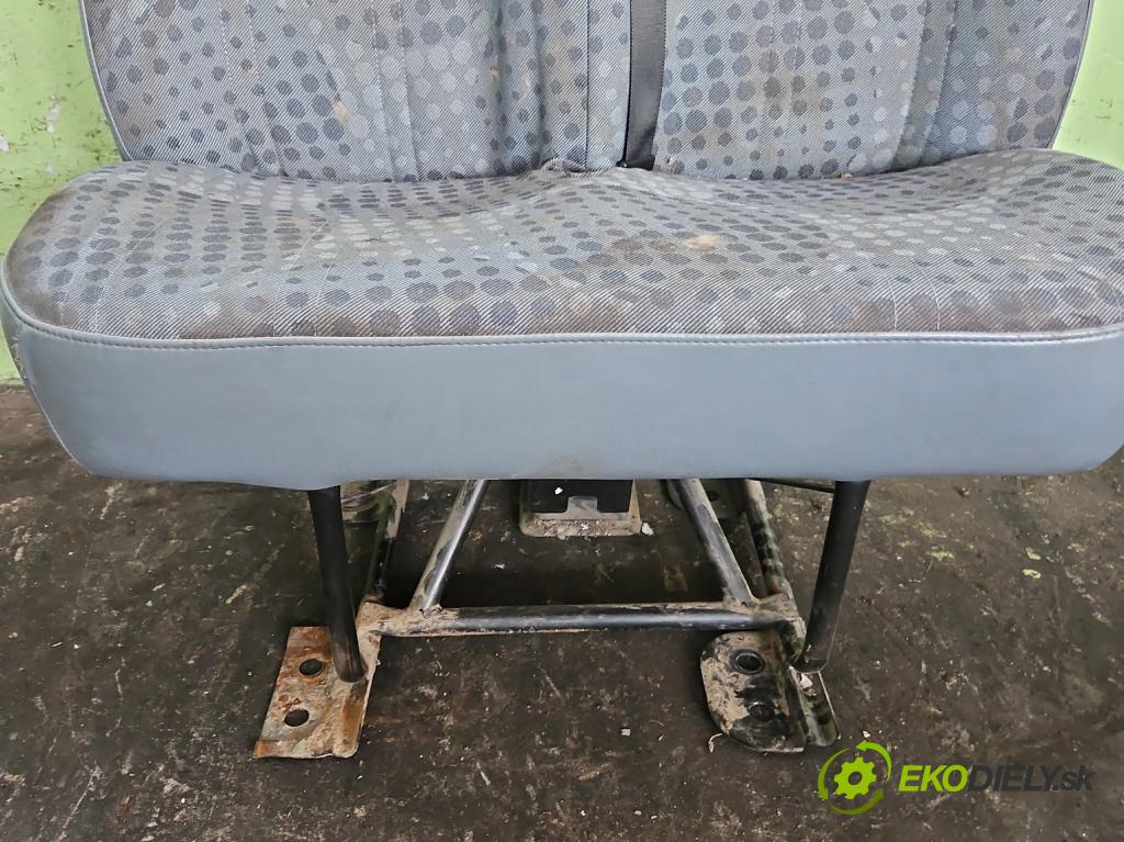 Ford Transit 2006-2013 2.2 tdci 110 HP manual 81 kW 2198 cm3 5- Sedačka pravý  (Sedadlo)