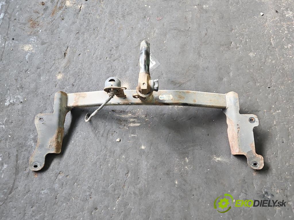 Opel Vectra C 2002-2008 1.9 cdti 150 HP manual 110 kW 1910 cm3 5- Hák: vlečení:  (Ťažné zariadenie)